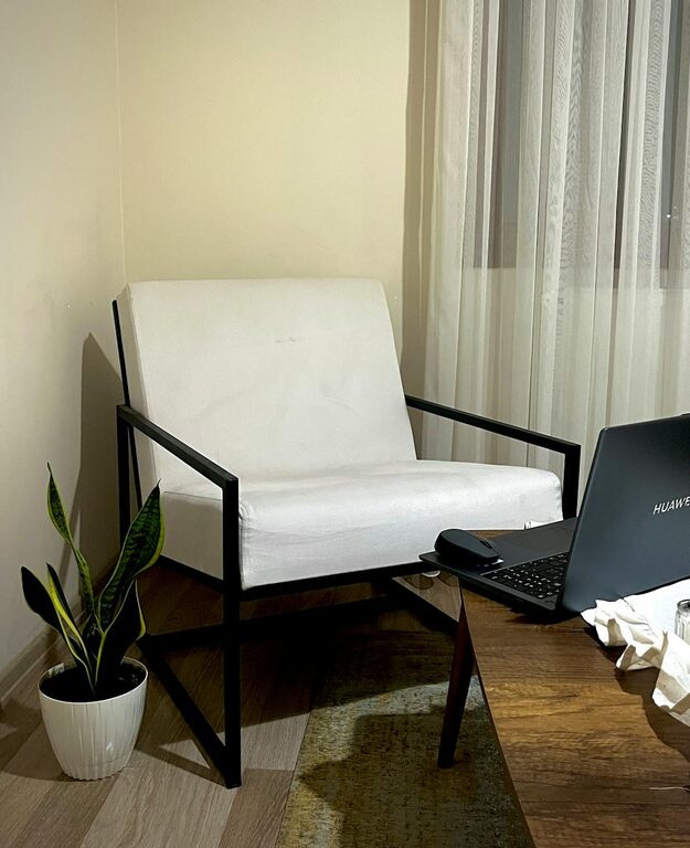 How to Create a Cozy and Productive Home Office Space